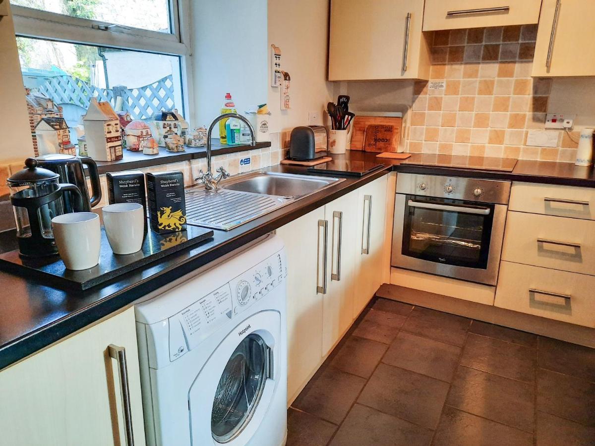 Bwthyn Ger Afon Riverplace Cottage Blaenau Ffestiniog Exterior foto